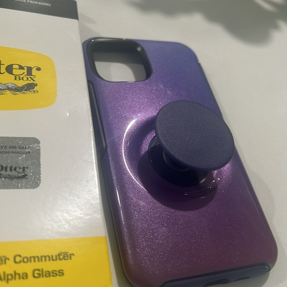 Purple glitter OTTER BOX for IPhone 14 - Picture 2 of 3